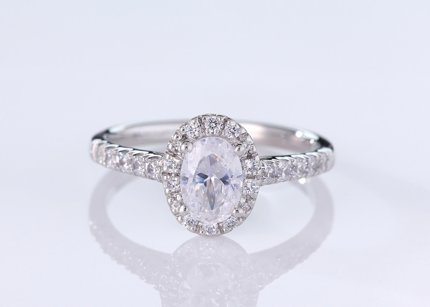 One carat oval sale halo diamond ring