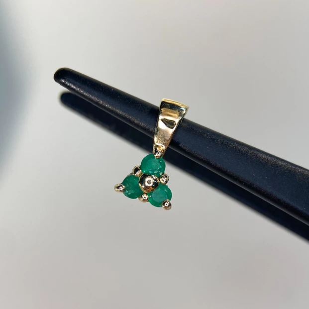 Emerald Cluster Pendant in 9K Yellow Gold