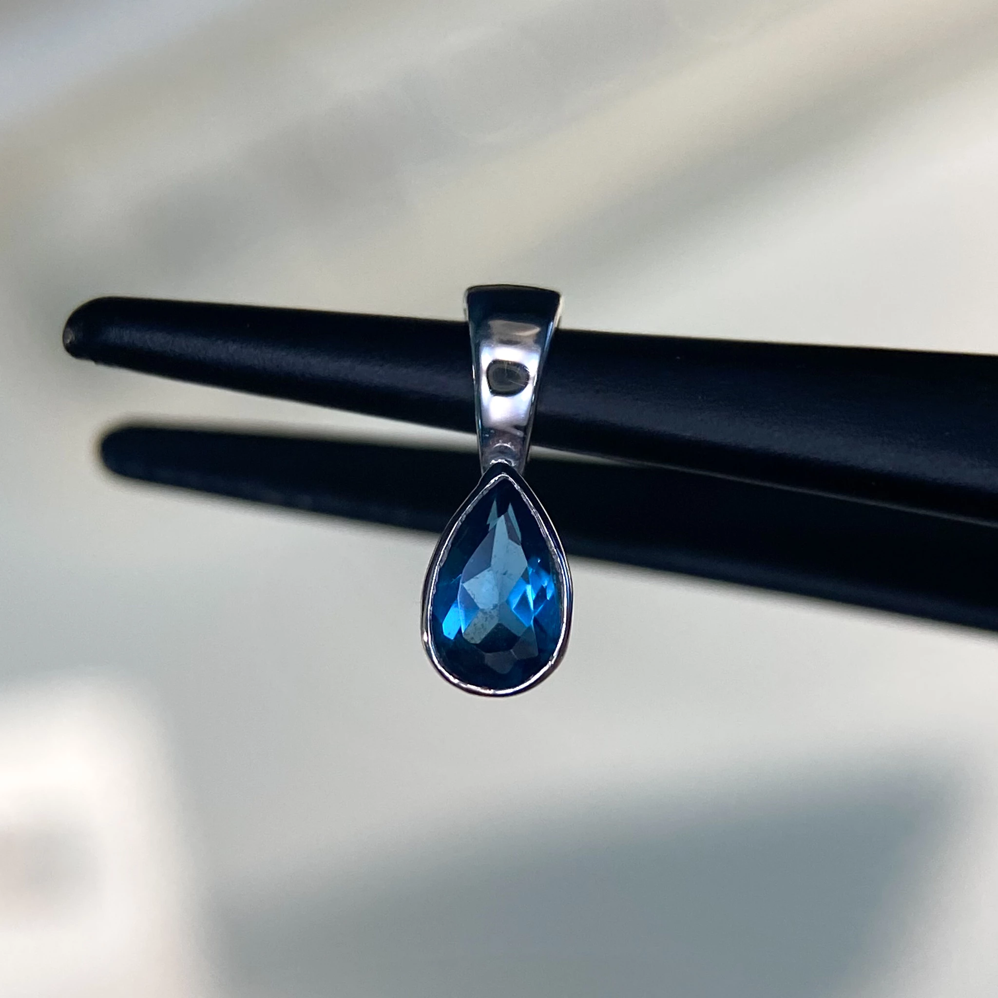 Pear London Blue Topaz Rubover Pendant in 9K White Gold