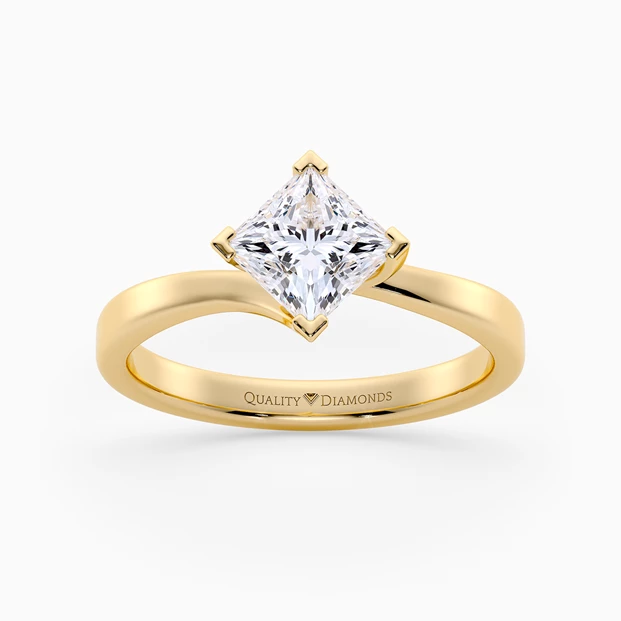 Princess Cura Diamond Ring in 18K Yellow Gold