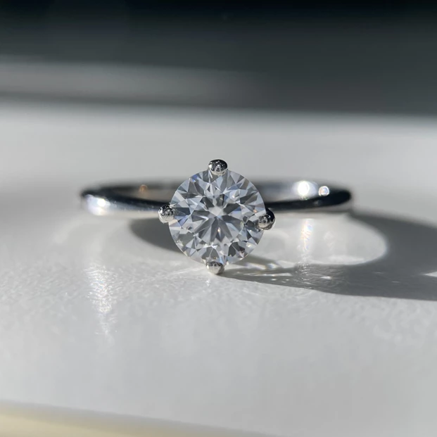 1.01ct Lab-Grown Round Brilliant Compass Set Amorette Diamond Ring in Platinum