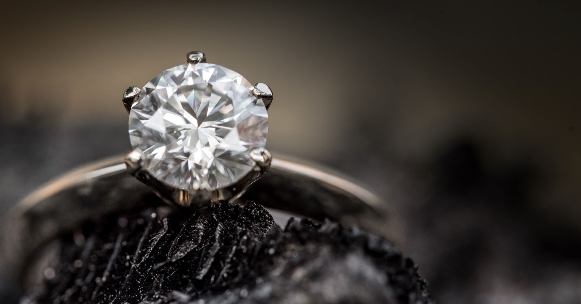What Does Solitaire Mean for Diamonds Classic Engagement Ring Styles